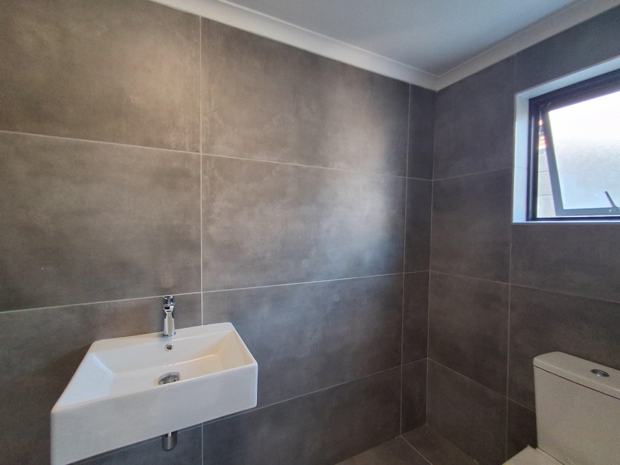 To Let 1 Bedroom Property for Rent in Stellenberg Western Cape